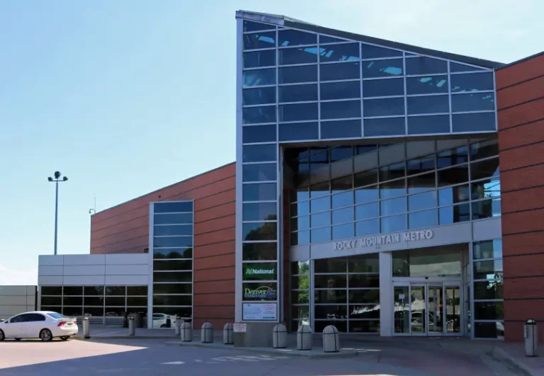 Rocky Mountain Metropolitan Airport To Red Rocks